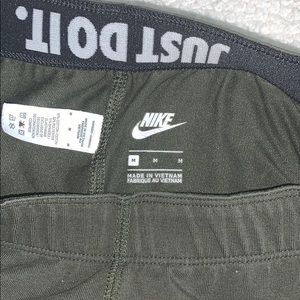 Nike Pants - leggings Nike Pants - leggings